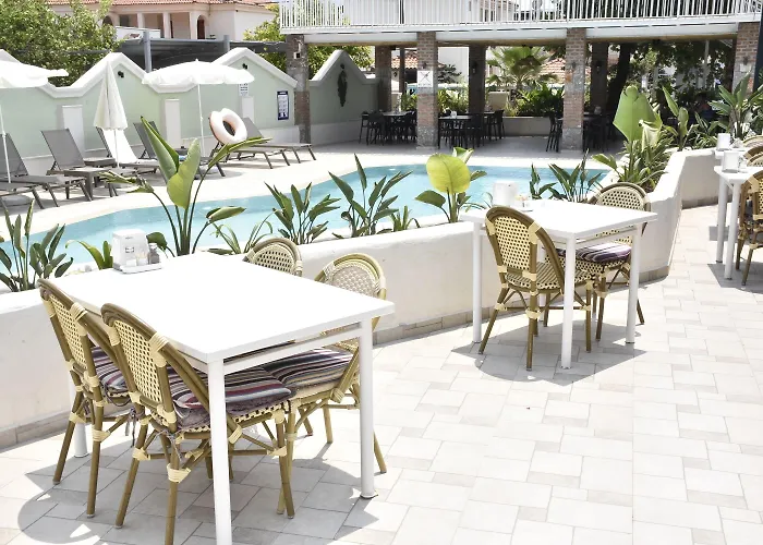 Magic Tulip Hotell 3*