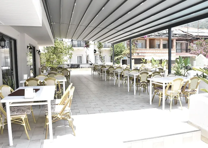 Magic Tulip Hotel 3*